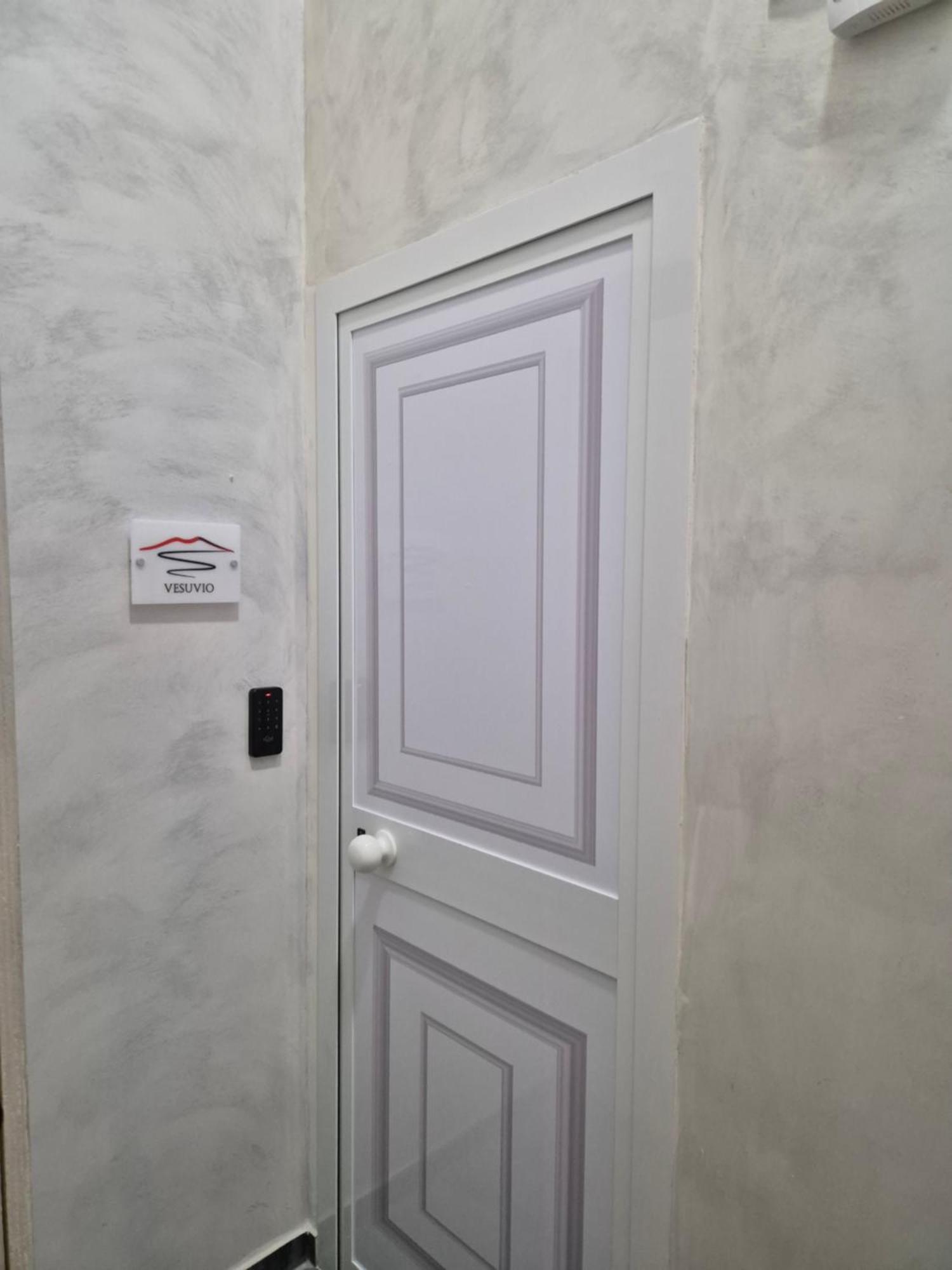 Clale Rooms Napoli Esterno foto